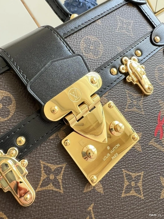 MALLE PETITE V LOUIS VUITTON 0823